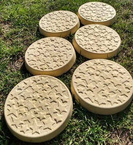 6 x Gradini da Giardino in Calcestruzzo Rotondo Buff 23 cm / 9 Pollici | Stelle - Foto 1 di 6
