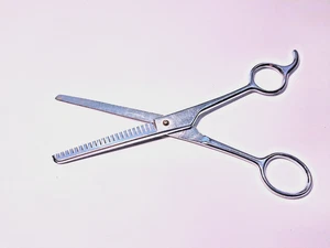 Vintage haircut shears as seen - Picture 1 of 3