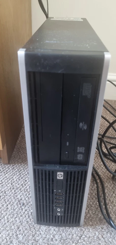 HP Compaq 8000 Elite - Core 2 Duo E8400 8GB Ram 250GB HDD with Linux Mint 22.1 - Image 1 of 4