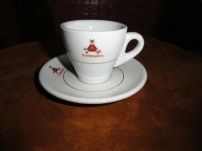 Taza de café espresso de cerámica con platillo Foto 1 de 4