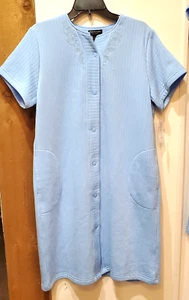 Miss Elaine Women's Embroidered Short-Sleeve Snap Robe - French Blue Size Large - Picture 1 of 6