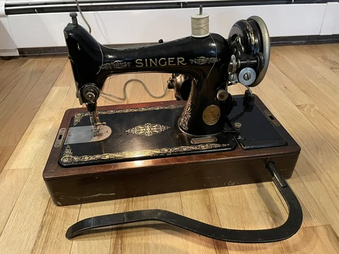 Antique 1926 AB Singer Sewing Machine Model 99 60 Cycles 110 Volt W/ Wood Case Cover