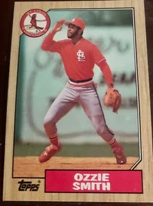 1987 Topps 749 Ozzie Smith HOF St Louis Cardinals Short Stop *Spedizione gratuita * - Foto 1 di 2