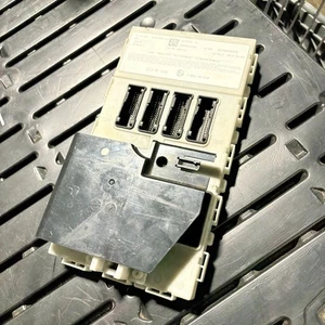 BMW 2014-2020 Petrol Fuse Box 8733505-01 Genuine OEM - Picture 1 of 11