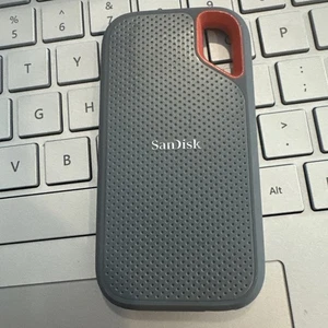 s16 SanDisk 1TB Extreme SSD SDSSDE61-1T00-G25 100% good health tested working 0W - Bild 1 von 5
