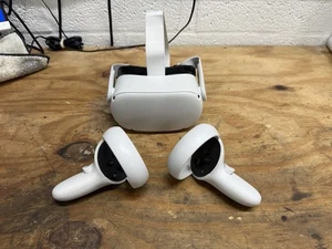 Meta Quest 2 128GB Standalone All-in-One VR Headset KW49CM - NEW STRAPS AND FOAM - Picture 1 of 15