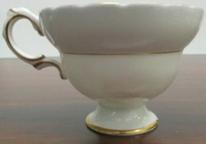 Tea Cup, Rosina, Bone China, Made in England, Small Chip in Base of Cup - Picture 1 of 5