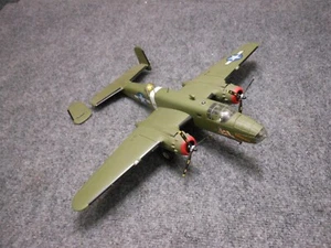 Corgi 1/72 B-25B Mitchell Diecast Flugzeug Tondelayo Mitchell FMPM beschädigt - Bild 1 von 6