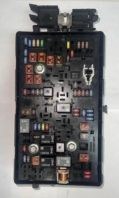 Chevy Malibu 2014-2016 caja de fusibles motor 2342433801 BJL Foto 1 de 2