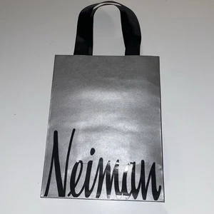 Neiman Marcus leere Papier-Einkaufstasche grau silber schwarze Griffe 9 x 7 x 4 Zoll - Bild 1 von 8