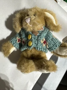 Boyds archive collection Bunny rabbit wearing teal crocheted sweater - Photo 1/10
