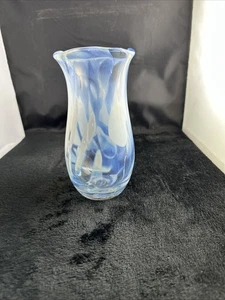 Hermoso jarrón soplado a mano azul y blanco firmado AmF.W 1993 - Imagen 1 de 7