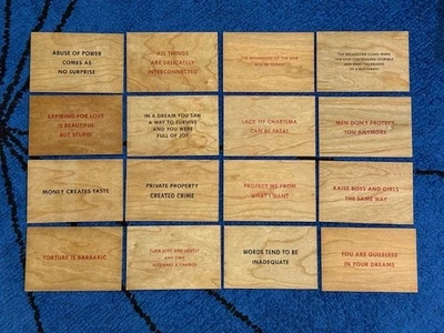 Postal de JENNY HOLZER Truisms 2018 (+Edición ampliada) ¡JUEGO COMPLETO! Incluye los 16 Foto 1 de 4