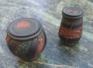 VINTAGE BRONZEGUSS TABLA/DUGI DECKELGEFÄSSE, SCHÖNES NACHLAUFENDES BLATTDETAIL. - Bild 1 von 10