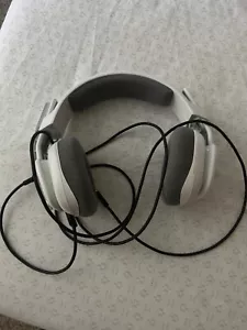 ASTRO Gaming A10 Gen 2 Wired Gaming Headset PS5/4 and PC - White - Picture 1 of 5