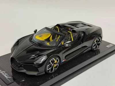 1/18 MR Collection Bugatti W16 Mistral en Negro En Fibra de Carbono Base BUG015A - Imagen 1 de 4