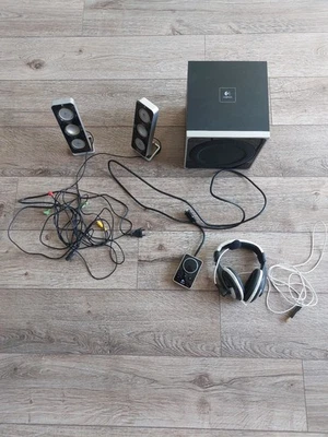 Logitech Z4 Soundsystem mit Controller, 2 Lautsprechern, Bassbox und Kopfhöre - Bild 1 von 4