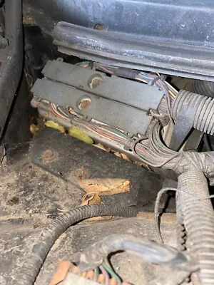 Módulo de control del motor usado (ECM) se adapta a: Chevrolet Camaro 2000 control electrónico Foto 1 de 4