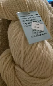 Neu Mill gesponnenes Garn gemischt 33 % Angora 67 % Schafwolle 235 Yards 4 Unzen - Bild 1 von 4