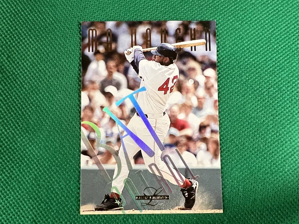 1995 Leaf Limited Bat Patrol #12 Mo Vaughn Boston Red Sox - Image 1 of 1