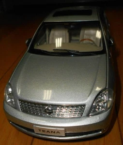 1/18 Nissan Teana (First Generation) Diecast Car - Silver - Picture 1 of 9