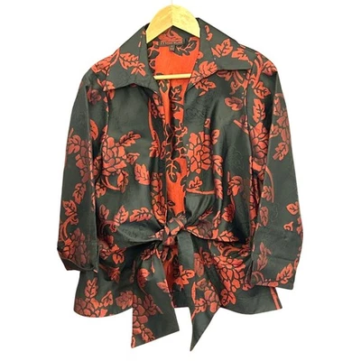 Blusa Mishca preta vermelha floral brocado cetim gravata frontal gótica noite M - Imagem 1 de 4