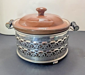 Vintage Stoneware Casserole Dish w Lid & Chrome Warming Stand Wood Handles Retro - Picture 1 of 18