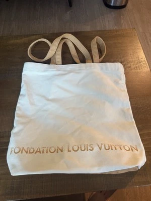 NUEVO Auténtico Bolso de Hombro Louis Vuitton Fundación Exclusivo Lona Blanco Foto 1 de 3