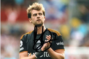 LEEDS UNITED: PATRICK BAMFORD SIGNIERT 6x4 ACTION FOTO + COA - Bild 1 von 1