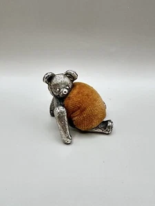 Silber Metall Vintage Teddy Nadelkissen  - Bild 1 von 6