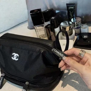 New CHA-NELSparkling Black Cosmetic Makeup Pouch Women Make-Up Case Clutch Bag - Picture 1 of 11