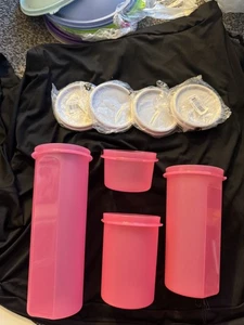 Tupperware Modular Mates Rounds Set of 4 Pink with White Seals - Picture 1 of 4