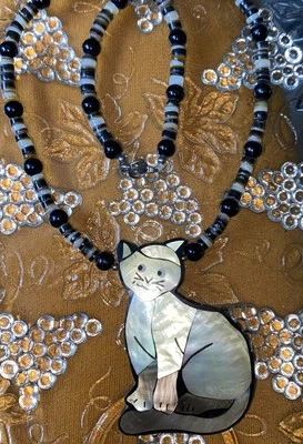 Collar gato madreperla Keller And George para mujer Foto 1 de 4