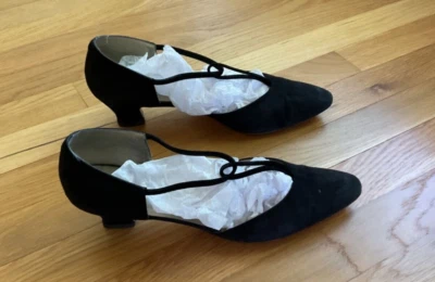 Caressa 黑色麂皮绒女士正装鞋 9.5 M 码 — 第 1/4 张图片