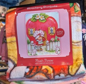 Strawberry Shortcake Plush Throw 45x60 BLANKET VIRAL - Picture 1 of 1