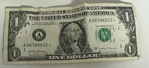 **NOTE ESTRELLA** $1 dólar (raro) 2017 talla baja 640.000 - Imagen 1 de 4