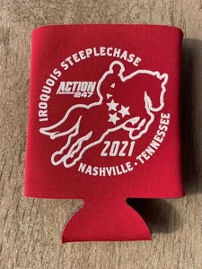 Irokesen Steeplechase 2021 KOOZIE DOSENKÜHLER NEU DOPPELSEITIG FLATNashville TN - Bild 1 von 3