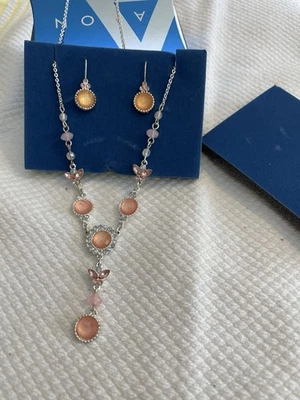 Avon Pretty Pastel Y Necklace Gift Set -Pink - Image 1 of 3