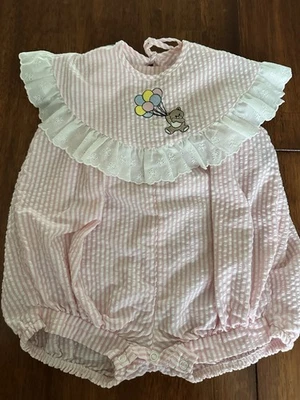 Mameluco y babero de colección Toddle Tyke bebé niña Seersucker rosa a rayas talla 18 meses EE. UU. Foto 1 de 4