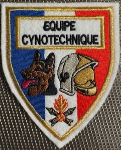 ECUSSON PATCH EQUIPE CYNOTECHNIQUE  (ÉCU 88) RECHERCHÉ - Picture 1 of 2
