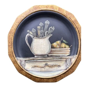 Piatto tondo Tam San Designs 9,5" dipinto a mano decorativo - brocca Fisk firmata - Foto 1 di 4