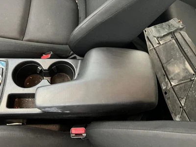 (LID ARMREST ONLY) Console Front Floor Fits 16 MAZDA CX-5 185208 Foto 1 de 4