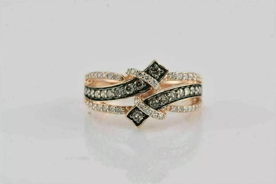 Anillo de compromiso de derivación de diamantes marrones redondo creado en laboratorio de 2 quilates enchapado en oro rosa de 14 k Foto 1 de 4