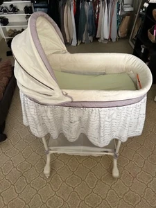 Simmons kids bassinet, used and washed - Picture 1 of 5
