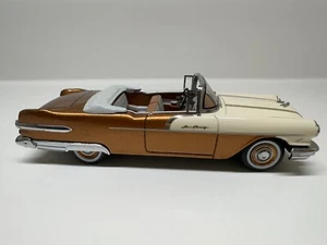 1/43 NEO 1956 Pontiac Star Chief Convertible - Picture 1 of 7