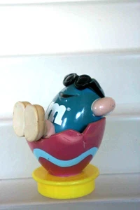M&M'S RARE FIGURINE BOUCHON CACAHOUETTE BLEUE PAQUES DANS UN OEUF 6 CM HAUT 1998 - Picture 1 of 1
