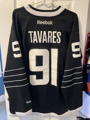 Camiseta deportiva negra John Tavares New York Islanders hockey Reebok para hombre talla pequeña Foto 1 de 4