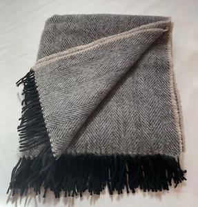 PURE WOOL Fringed Throw/Blanket/UK WOVEN. Black/Grey/Nat Herringbone . Free P+P - Picture 1 of 1