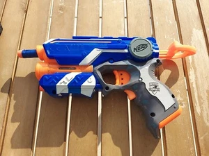Nerf Firestrike Elite mit Laeser und Munitionsweste - Bild 1 von 2