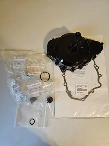 NOS 2009 KAWASAKI NINJA 500 STATOR ALTERNATOR GENERATOR COVER &GASKET 14031-1202 - Foto 1 di 8